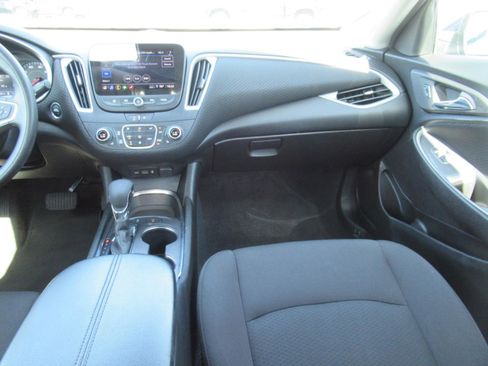Used 2025 Chevrolet Malibu LT FWD image 15