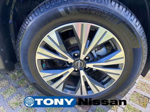 Used 2023 Nissan Rogue SV FWD image 27