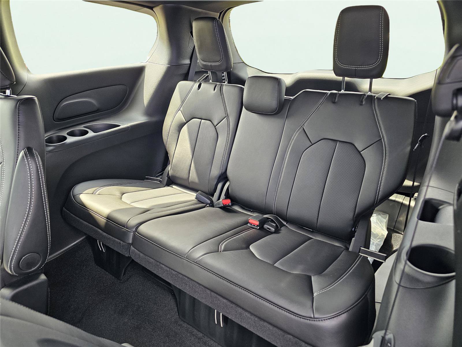 New 2027 Chrysler Pacifica Select FWD image 32