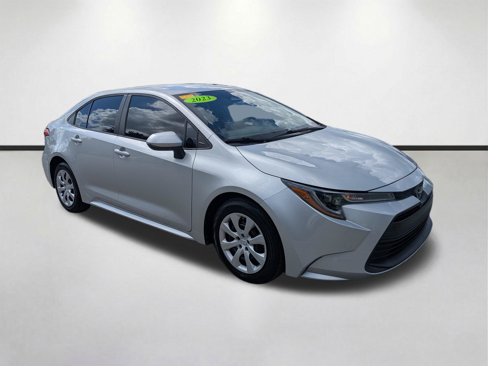 Used 2023 Toyota Corolla LE FWD image 1
