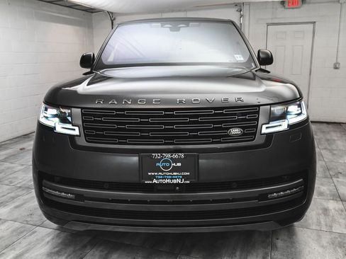 Used 2023 Land Rover Range Rover Long Wheelbase SE AWD/4WD image 2