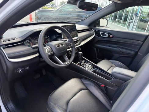 Used 2026 Jeep Compass Limited AWD/4WD image 17