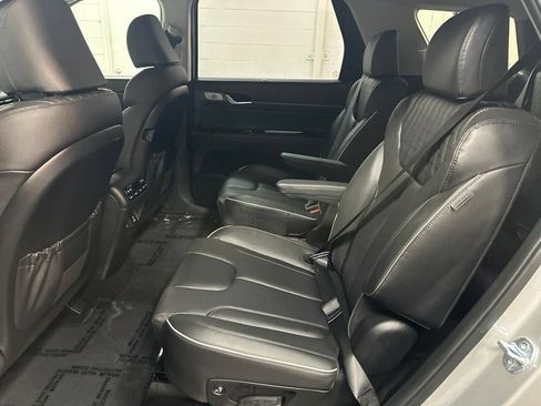 Used 2023 Hyundai Palisade Limited w/ Cargo Package AWD/4WD image 21