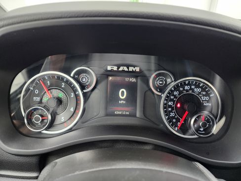 Used 2024 RAM 2500 Big Horn image 10