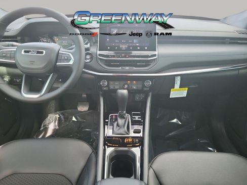 New 2026 Jeep Compass Latitude image 12