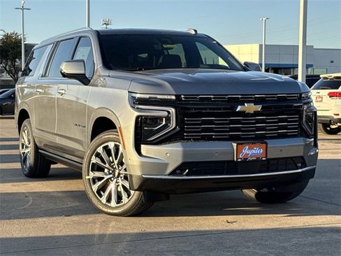 New 2026 Chevrolet Suburban High Country image 2