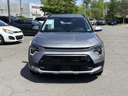 Used 2023 Kia Niro EX Touring FWD image 6