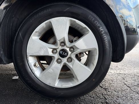 Used 2018 Kia Soul FWD image 24