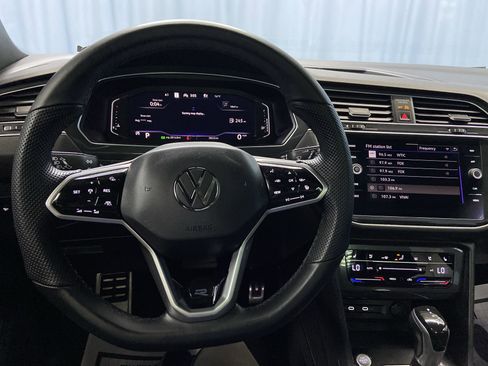 Used 2022 Volkswagen Tiguan SEL R-Line image 19