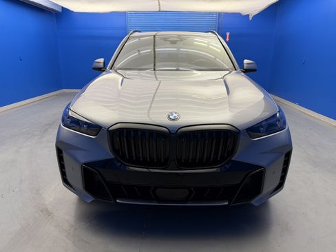 Used 2024 BMW X5 xDrive40i w/ M Sport Package AWD/4WD image 3