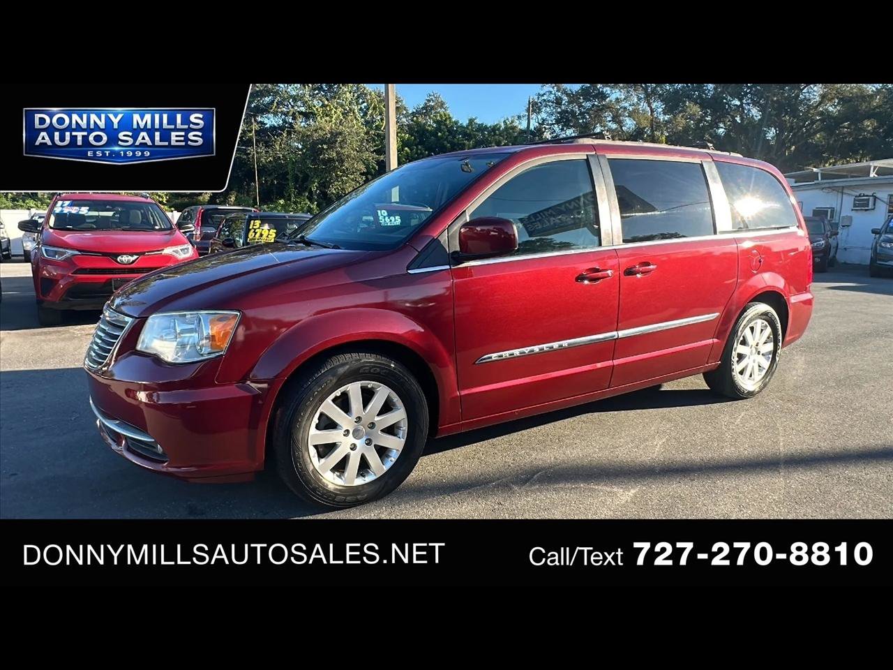 Used 2016 Chrysler Town & Country Touring FWD image 1