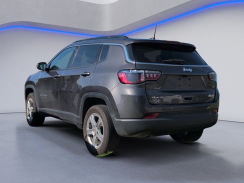 Used 2023 Jeep Compass Latitude AWD/4WD image 3