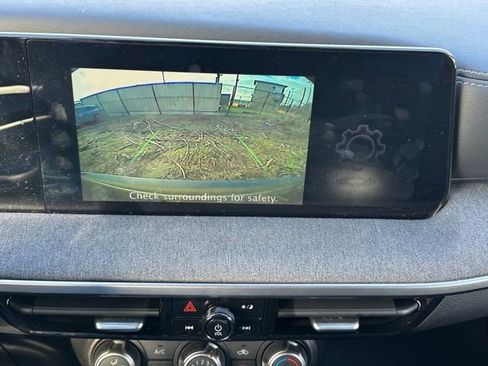 Used 2025 Nissan Kicks SV image 12