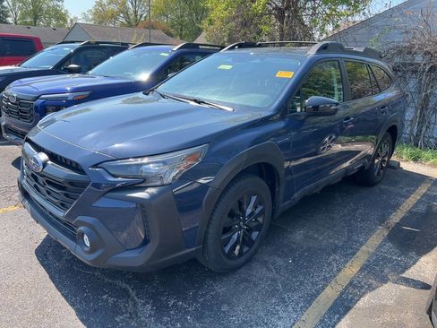 Used 2025 Subaru Outback Onyx Edition image 1