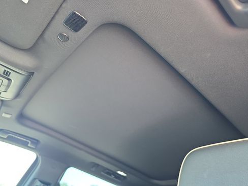 Used 2021 Chevrolet Tahoe Premier AWD/4WD image 18
