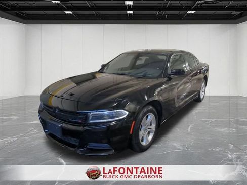 Used 2022 Dodge Charger SXT image 4