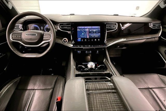Used 2022 Jeep Wagoneer Series III AWD/4WD image 18