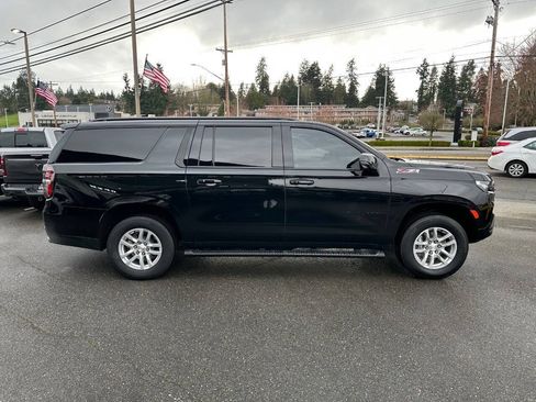 Used 2023 Chevrolet Suburban Z71 w/ Z71 Off-Road Package AWD/4WD image 8