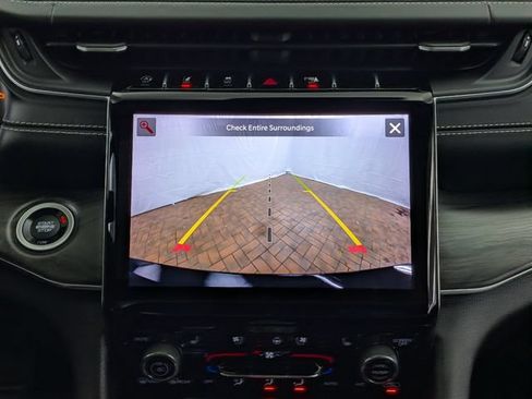 Used 2021 Jeep Grand Cherokee L Overland w/ Luxury Tech Group IV AWD/4WD image 38