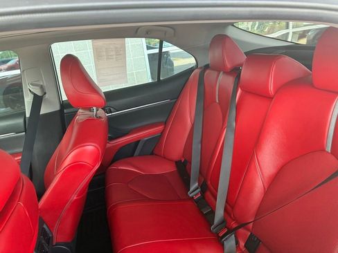 Used 2020 Toyota Camry XSE FWD image 11
