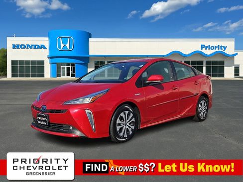Used 2022 Toyota Prius LE image 1