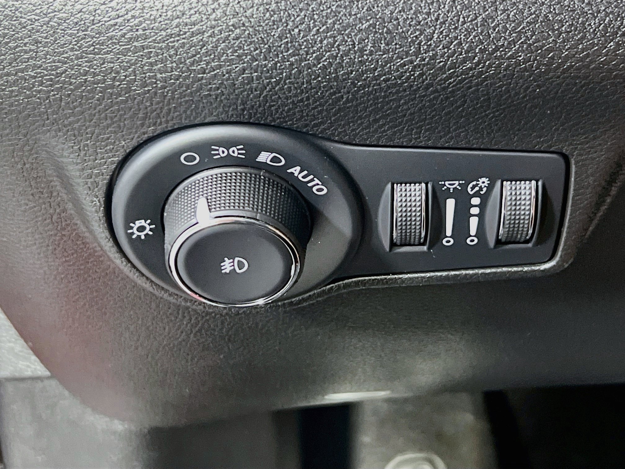 Used 2023 Jeep Compass Latitude AWD/4WD image 10