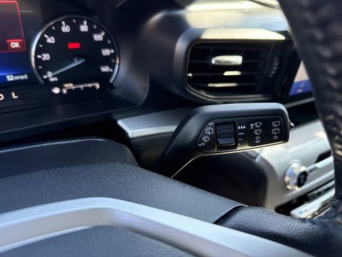 Used 2021 Ford Explorer XLT image 28