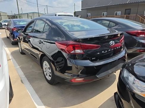 Used 2020 Hyundai Elantra SE FWD image 3