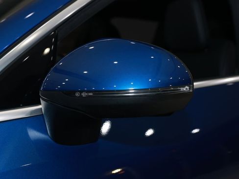 Used 2024 Mercedes-Benz GLC 300 4MATIC w/ AMG Line image 32