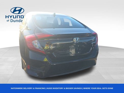Used 2017 Honda Civic Touring image 6