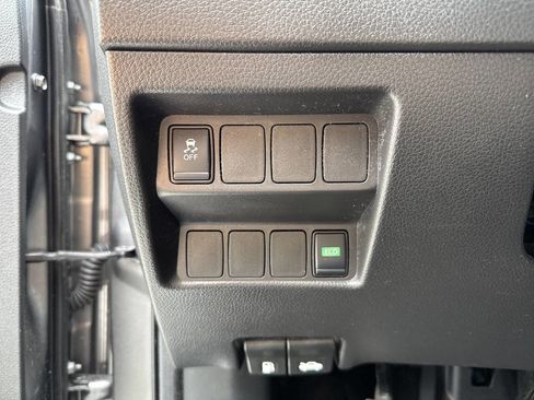 Used 2019 Nissan Rogue Sport S FWD image 31