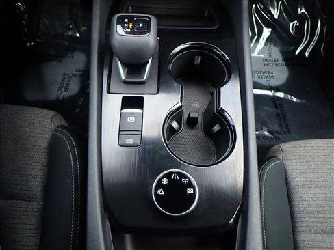 Used 2022 Nissan Rogue SV image 19