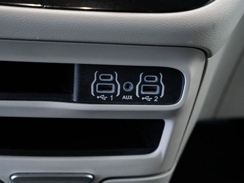 Used 2023 Chrysler Voyager LX FWD image 29