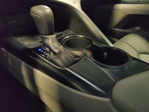 Used 2019 Toyota Camry LE w/ Carpet Mat Package image 26