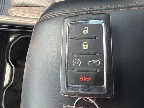 Used 2022 Jeep Grand Cherokee Summit AWD/4WD image 25