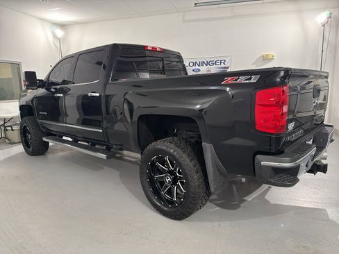 Used 2017 Chevrolet Silverado 2500 LTZ w/ Duramax Plus Package image 5