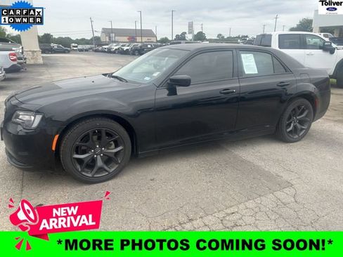 Used 2022 Chrysler 300 Touring w/ Sport Appearance Package image 1