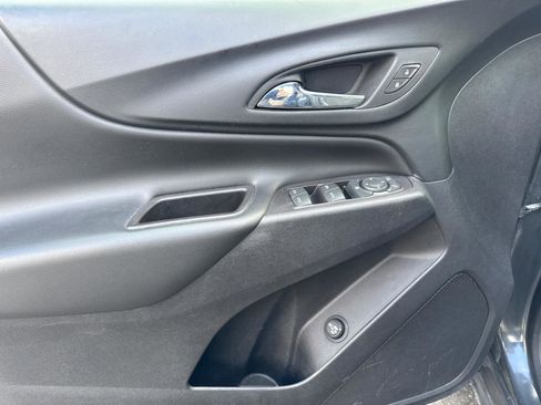 Used 2020 Chevrolet Equinox LT w/ Driver Convenience Package image 14