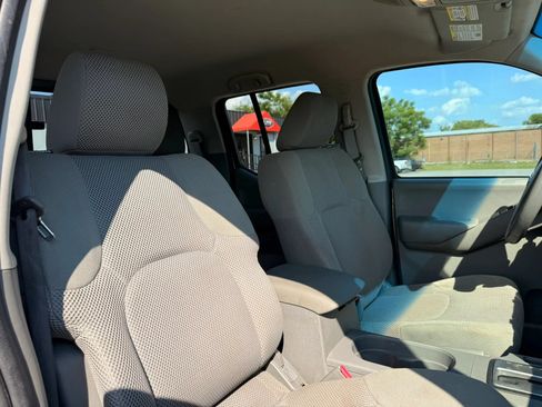 Used 2014 Nissan Frontier SV w/ SV Value Truck Package RWD image 28