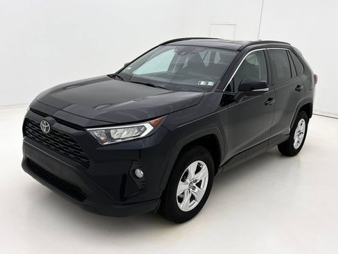 Used 2021 Toyota RAV4 XLE image 4