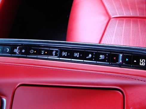 Used 2020 Chevrolet Corvette Stingray Premium Cpe w/ 3LT Preferred Equipment Group RWD image 24