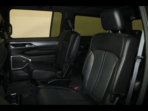 Used 2023 Jeep Wagoneer Series II image 33