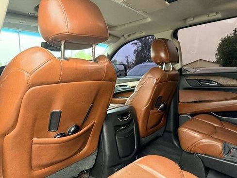 Used 2015 Cadillac Escalade ESV Luxury AWD/4WD image 18