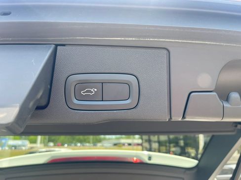 Used 2020 Volvo XC60 T5 Momentum AWD/4WD image 27