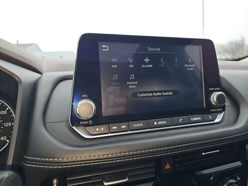 Used 2021 Nissan Rogue SV w/ Premium Package image 39