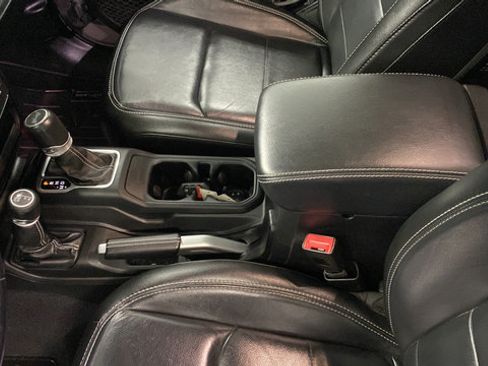 Used 2020 Jeep Wrangler Unlimited Sahara AWD/4WD image 18