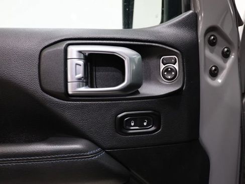 Used 2022 Jeep Wrangler Unlimited Rubicon 4xe w/ Dual Top Group AWD/4WD image 20