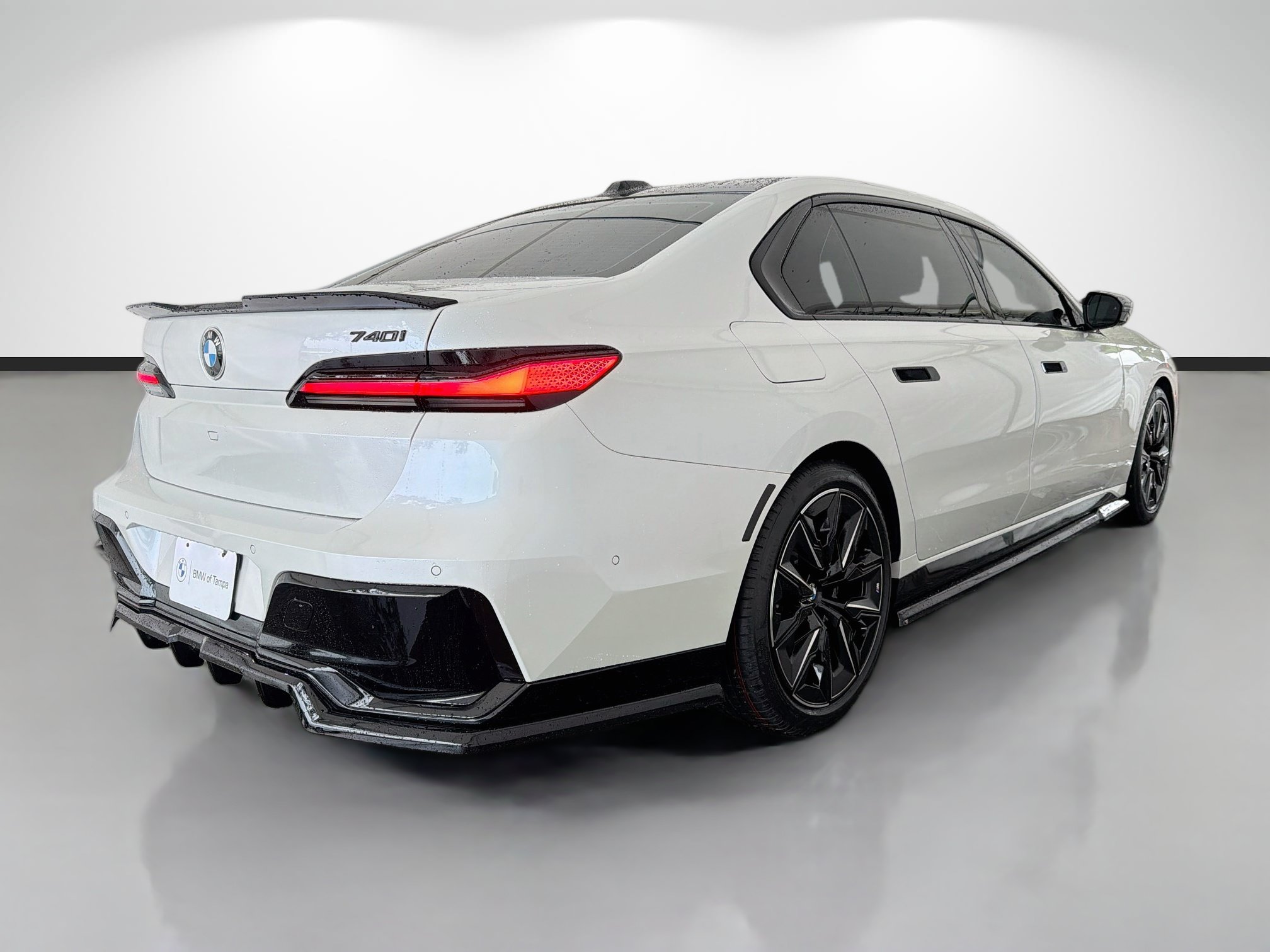 Used 2023 BMW 740i RWD image 3
