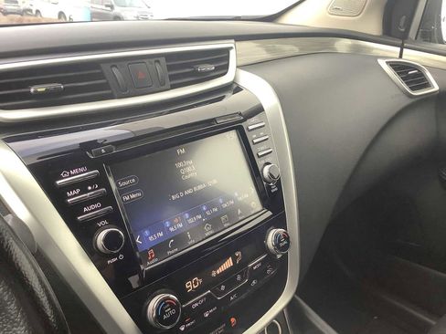 Used 2018 Nissan Murano SL w/ Moonroof Package image 17