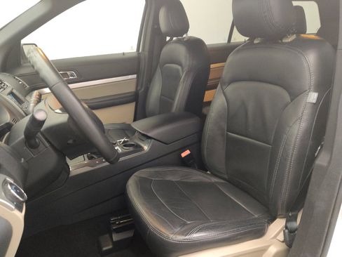 Used 2019 Ford Explorer FWD image 17